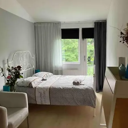 Charming With Free Parking Amsterdam