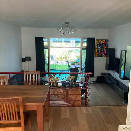 Charming With Free Parking Amsterdam