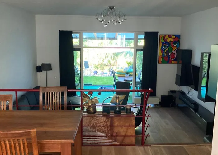 Charming With Free Parking 阿姆斯特丹